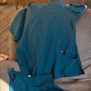 WonderWink teal scrub set